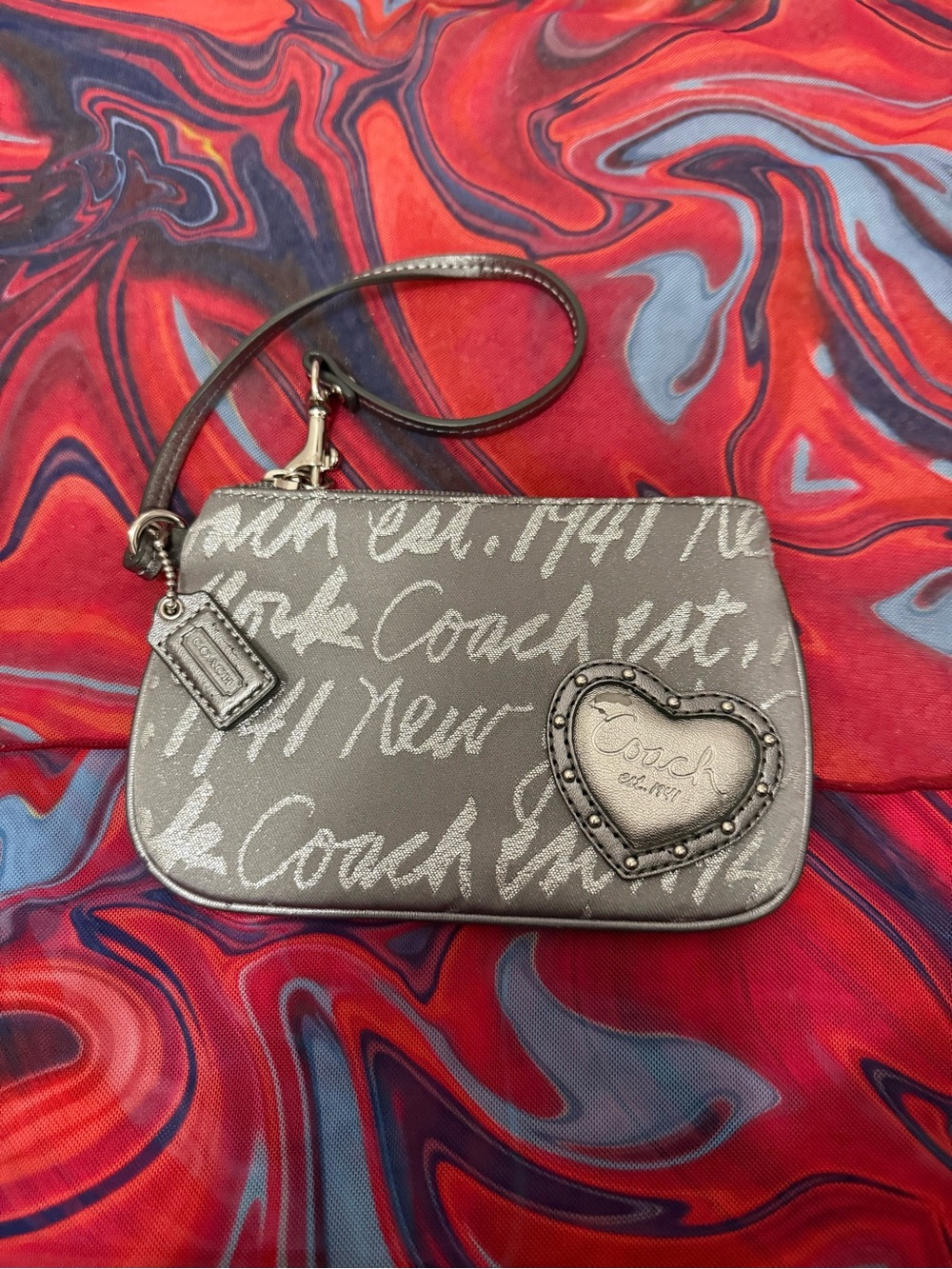 Vintage Y2K Coach Poppy Graffiti Script Silver Heart Wristlet 🩶🩷